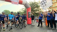 Bupati Kebumen Arif Sugiyanto pun menyambut baik ajang tersebut. Pihaknya berharap ada banyak kegiatan serupa yang bisa digelar ke depannya, namun tetap memperhatikan protokol kesehatan dengan menerapkan 5 M yakni memakai masker, mencuci tangan pakai sabun dengan air mengalir, menjaga jarak, menjauhi kerumunan, serta membatasi mobilisasi dan interaksi. (Rinto Heksantoro/detikcom)