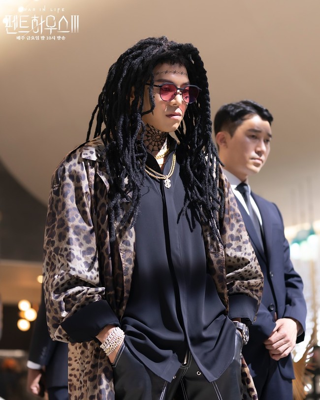 Park Eun Seok pun mengunggah surat permintaan maaf lewat akun TikTok. Ia menegaskan karakternya tak bermaksud mengolok komunitas Afrika-Amerika, dan menggambarkan kekaguman. Foto: dok. SBS