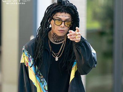 8 Foto Park Eun Seok, Gayanya Dikritik Karena Rasis di The Penthouse 3