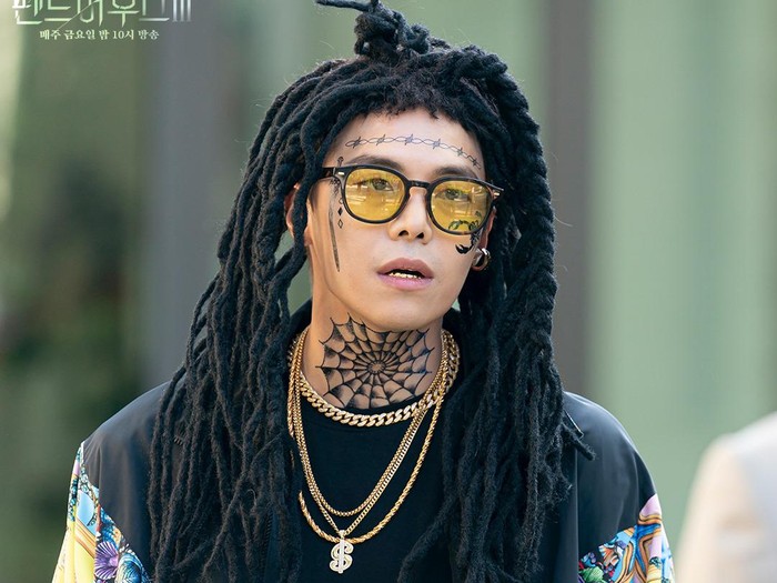 Penampilan Logan Lee di The Penthouse 3 Penampilan Logan Lee di The Penthouse 3