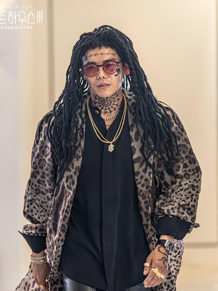Penampilan Logan Lee di The Penthouse 3