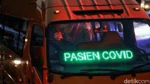 Foto Populer Sepekan: Antrean BTS Meal-Klaster COVID-19 Kian Bertambah