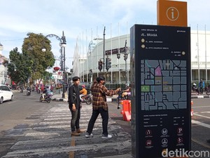 Sabtu Pagi di Jalan Asia-Afrika Bandung