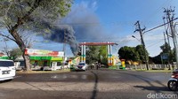 Pertamina menjelaskan jika tangki yang terbakar merupakan tempat memproduksi benzene.