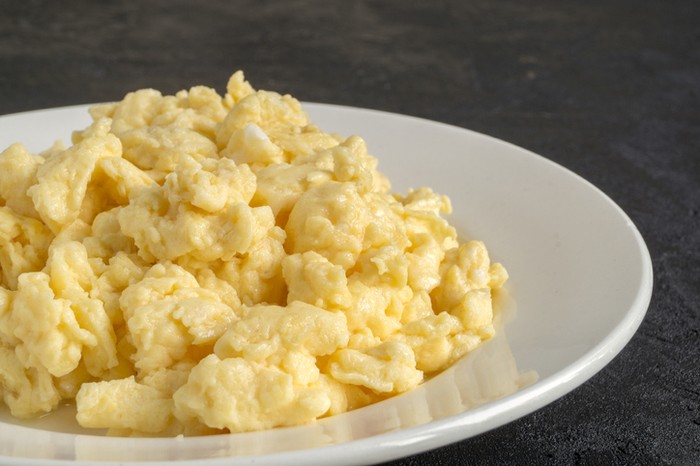 telur vegan terbuat dari kacang kedelai telur orak-arik vegan terbuat dari kacang kedelai