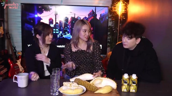 YouTuber Berbagai Negara Cicip Durian Cicip Ragam Olahan Durian, Begini Reaksi para YouTuber Asing