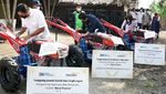 Asyik! Petani di Ciamis Terima Bantuan Tractor