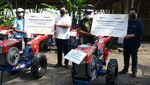Asyik! Petani di Ciamis Terima Bantuan Tractor