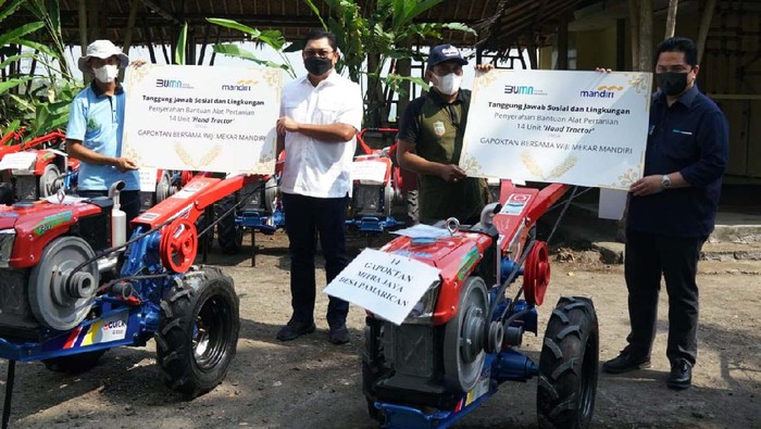 Asyik! Petani di Ciamis Terima Bantuan Tractor Para petani di Pamarican, Ciamis, mendapat bantuan hand tractor dan hammer mill. Penyerahan bantuan ini dilakukan oleh Menteri BUMN Erick Thohir.