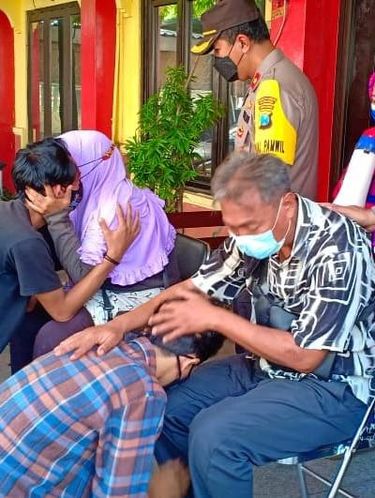 Belasan Remaja di Surabaya Balap Liar dan Pesta Miras