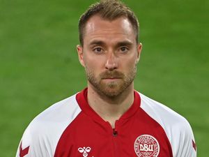 Biarkan Eriksen Tenang, Jangan Spekulasikan Masa Depannya