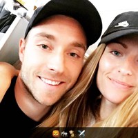 Di 2019, tiba-tiba saja muncul rumor pacar Sabrina selingkuh dengan pemain bola Jan Vertonghen yang beredar di media sosial. Akun Twitter Casual Mind berusaha memberi bukti keributan antara Vertonghen dengan Eriksen karena perselingkuhan itu dengan memposting foto wajah Vertonghen berluka lebam di mata. Namun luka tersebut sebenarnya dikarenakan kecelakaan di awal musim. Dilansir The Sun, pemain asal Belgia itu memang berbenturan dengan Eriksen saat menjalani latihan. Christian Eriksen sendiri langsung dengan tegas membantah kabar tersebut melalui cuitan di Twitter. Foto: Instagram Christian Eriksen