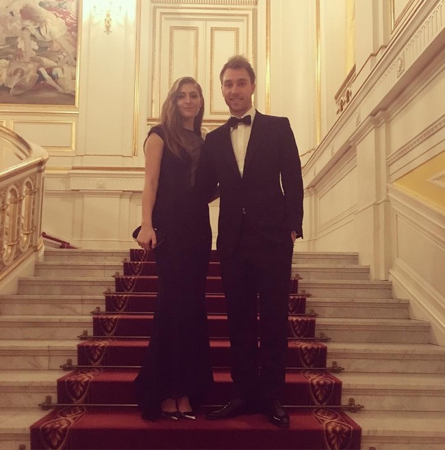 Tidak diketahui apakah wanita asal Denmark itu masih berprofesi sebagai penata rambut namun dikatakan jika ia telah menyelesaikan pelatihannya selagi Eriksen juga menapaki karier sebagai pemain bola. Foto: Instagram Christian Eriksen