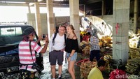 Desa Wonorejo Situbondo begitu unik. Daerah yang berbatasan langsung dengan Selat Bali ini ada 5 agama yang dipeluk warganya, yakni Islam, Kristen, Katolik, Hindu, serta Buddha termasuk tempat peribadatannya.