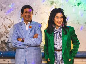 Dian Sastrowardoyo dan Candra Darusman Berduet Diiringi Irama Samba