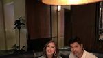Serunya Erick Iskandar saat Nikmati Kopi di Tengah Hamparan Salju