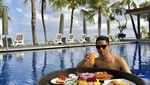 Serunya Erick Iskandar saat Nikmati Kopi di Tengah Hamparan Salju