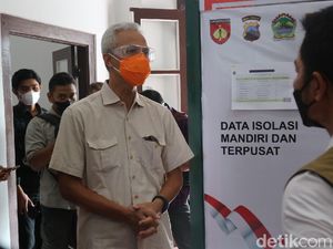 Ganjar Terkesan Macam Anak Kos di PDIP