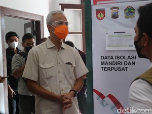 Ganjar Terkesan Macam Anak Kos di PDIP