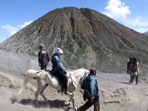 Nasib Jembatan Kaca Gunung Bromo, Tunggu Pembebasan Lahan Warga