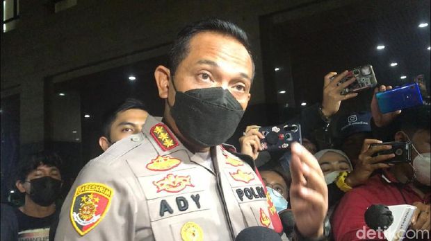 Kapolres Jakarta Barat Kombes Ady Wibowo
