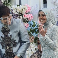 Sudah menggelar lamaran, belum diketahui kapan Lesti Kejora dan Rizky Billar akan menggelar pernikahan. Foto: Instagram @3dent_id