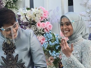 Lamaran Rizky Billar dan Lesti Kejora yang Bikin Emak-emak Histeris