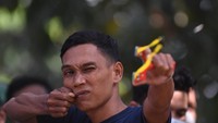 Lomba ketapel bertujuan untuk membangkitkan olahraga tradisional ketapel di tanah air.
