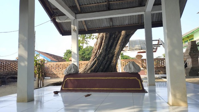 Makam Syekh Brubuh Pacitan