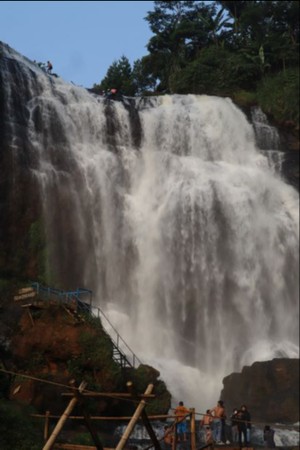 Pacu Adrenalin di Curug Cikondang, Berani?