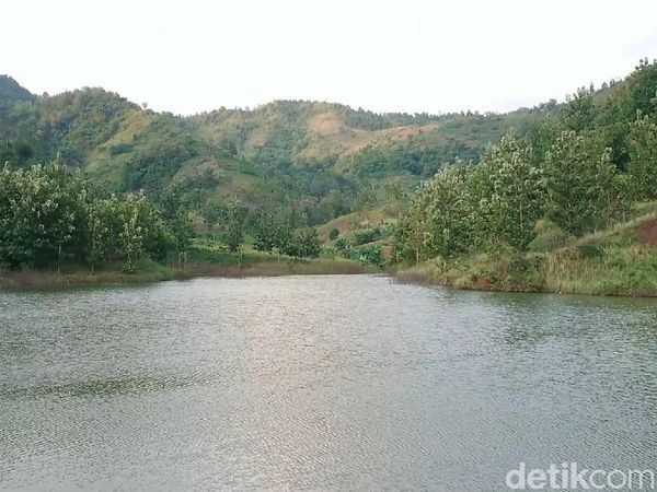 Embung Sidem, Wisata Murah Meriah dari Tulungagung