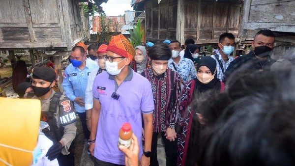Menparekraf Dorong Kemajuan Desa Wisata Uma Lengge