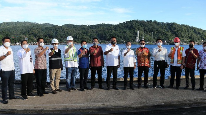 Menteri Investasi/Kepala BKPM Bahlil Lahadalia mengecek kesiapan Kawasan Ekonomi Khusus (KEK) Bitung, Sulawesi Utara. Kunjungan ini untuk menyerap persoalan yang dihadapi.