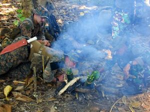 Prajurit Marinir Indonesia dan AS Latihan Jungle Patrol di Tengah Hutan