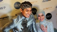 Rizky Billar dan Lesti Kejora menggelar lamaran pada 13 Juni 2021. Foto: Hanif Hawari/detikcom
