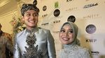 Senyum Semringah Lesti Kejora Pamer Cincin Usai Dilamar Rizky Billar