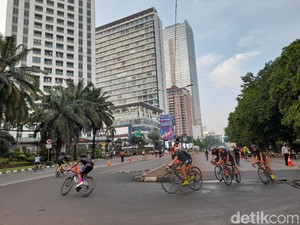 JLNT Kampung Melayu-Tanah Abang Ramai Pesepeda Road Bike Pagi Ini
