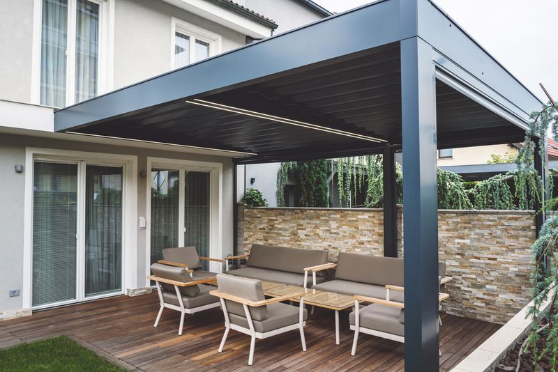 Beautiful modern patio and pergola