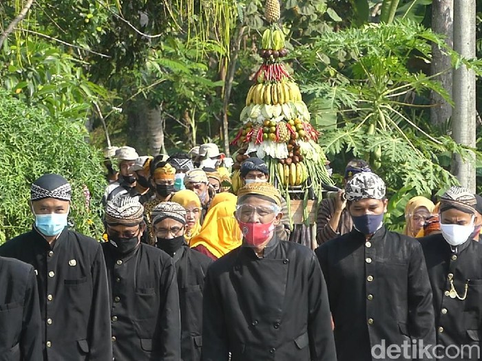 Suasana Sedekah Sawah di Desa Banjarmangu, Banjarnegara, Minggu (13/6/2021).