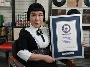 Ini Wanita dengan Bulu Mata Terpanjang di Dunia, Memecahkan Rekornya Sendiri