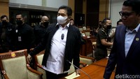 Jaksa Agung ST Burhanuddin pun akan menindaklanjuti hal tersebut. Burhanuddin akan menindaklanjuti pemeriksaan ke-8 perusahaan yang disebut terlibat dalam skandal impor emas.