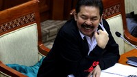 Komisi III DPR meminta Kejaksaan Agung (Kejagung) mengawasi ketat keuangan penerimaan negara usai mencuatnya dugaan skandal impor emas Rp 47,1 triliun.