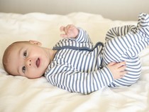 Cara Menangani Kondisi Undescended Testis pada Bayi