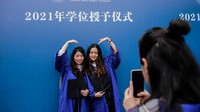 Kehidupan masyarakat di Wuhan pun perlahan bangkit dan berangsur-angsur normal.