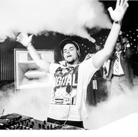 Sebelum menjadi pemancing, Connor adalah seorang DJ yang sudah melanglang buana ke berbagai pertunjukkan internasional. Bayarannya pun cukup fantastis US$ 10 ribu untuk dua jam menghibur. Foto: Instagram