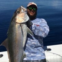 Kehidupannya pun berbanding terbalik saat menjadi DJ. Dulu dia baru beraktivitas malam hari, dan pulang pagi. Tapi kini, di subuh hari Connor sudah menerjang lautan menggunakan kapal.  Foto: Instagram