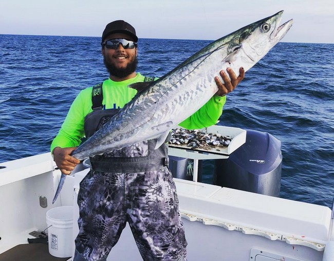 Ya, pria 26 tahun itu kini tinggal di Clearwater, Florida dengan menjadi pemancing. Bukan hanya sekadar hobi, namun passion-nya itu yang menghidupinya kini.  Foto: Instagram