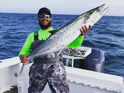 10 Potret Putra Tom Cruise yang Jarang Terekspos, Kini Jadi Pemancing