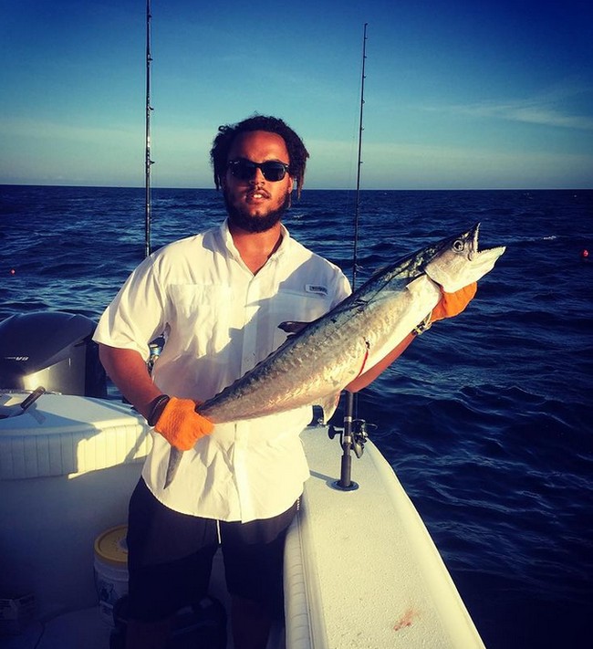 Connor kerap mengikuti turnamen pemancingan. Seperti dikutip dari Yahoo, hadiah kemenangannya pun tidak seberapa. US$ 1.000 atau sekitar 14 juta dibagi-bagi lagi dengan grupnya.  Foto: Instagram