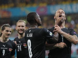 Gara-gara Selebrasinya, Arnautovic Dicekik Alaba dan Kini Terancam Sanksi